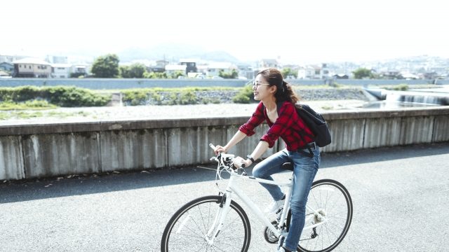 女性の自転車対策夏